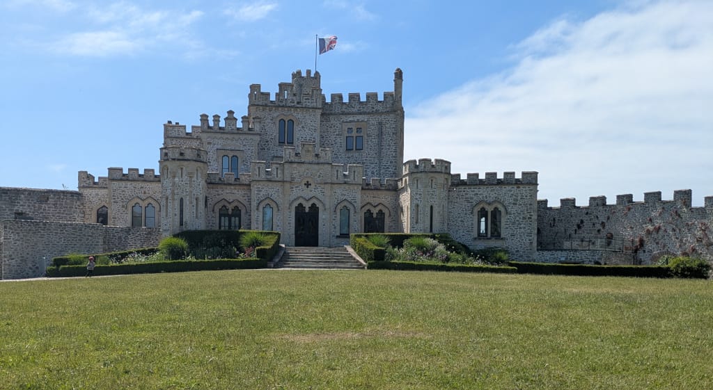 Le château d'Hardelot et le sentier du marais