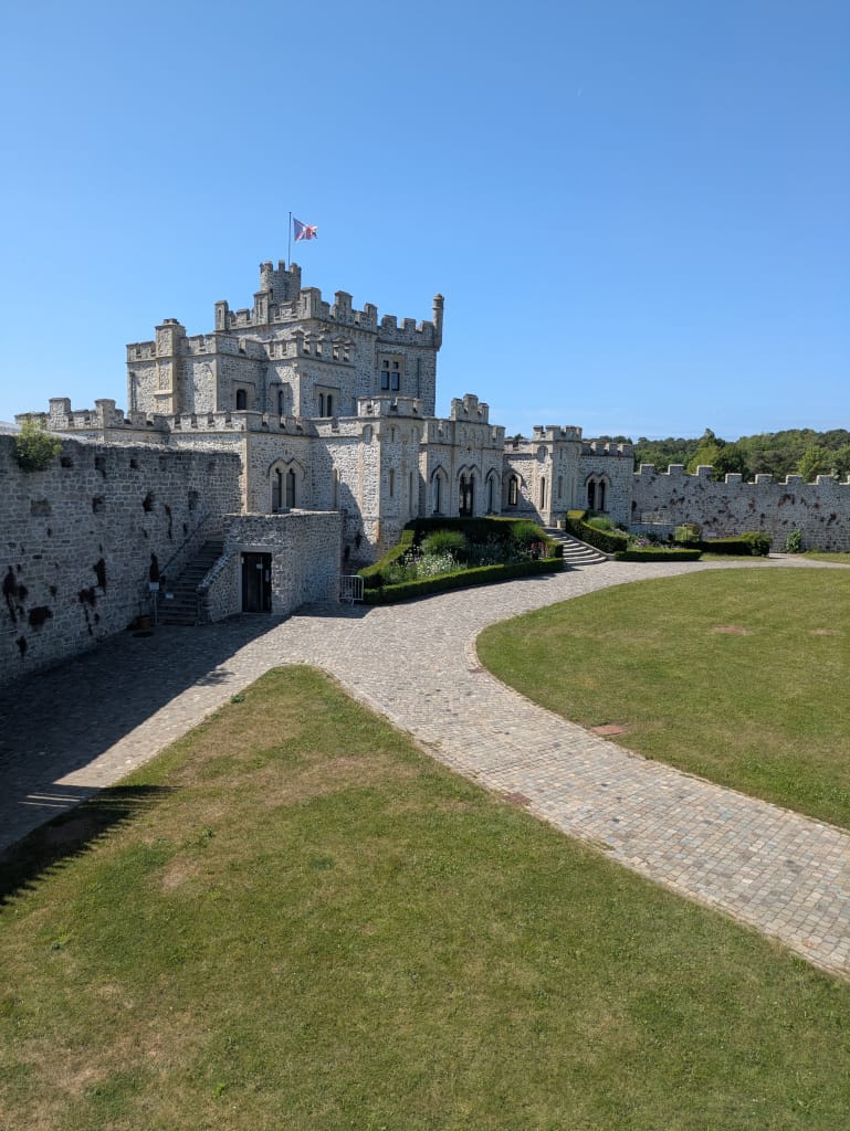 Le château d'Hardelot et le sentier du marais