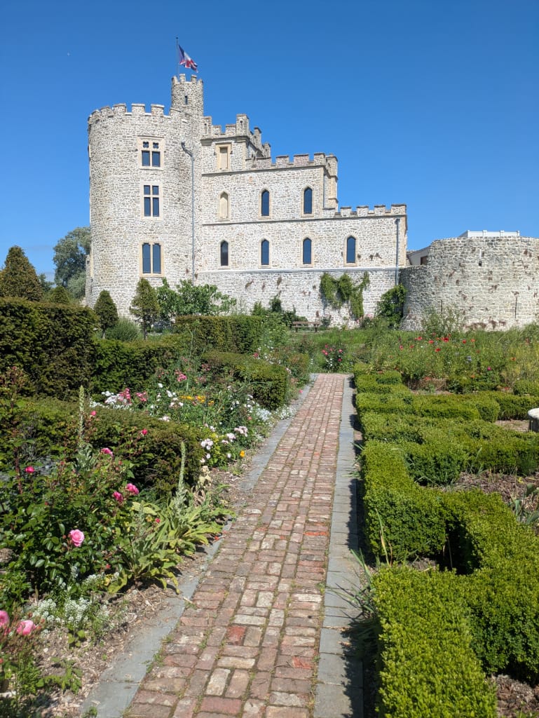 Le château d'Hardelot et le sentier du marais