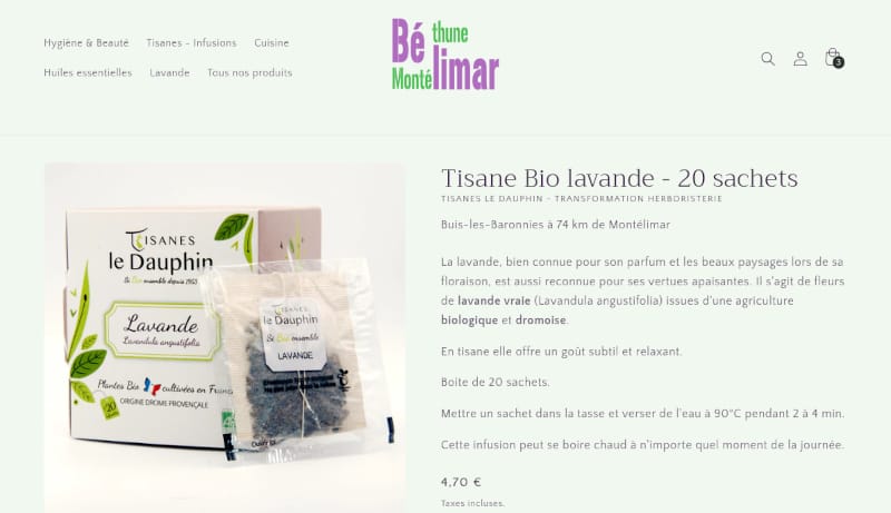 capture d'écran ou l'on voit la fiche produit pour la tisane à la lavande de tisanes le dauphin. en haut à gauche, on peut voir les différentes catégories suivi du logo au centre. Au milieu à gauche, la photo de la boite de tisane et d'un sachet. Sur la droite le titre et le descriptif du produit.
